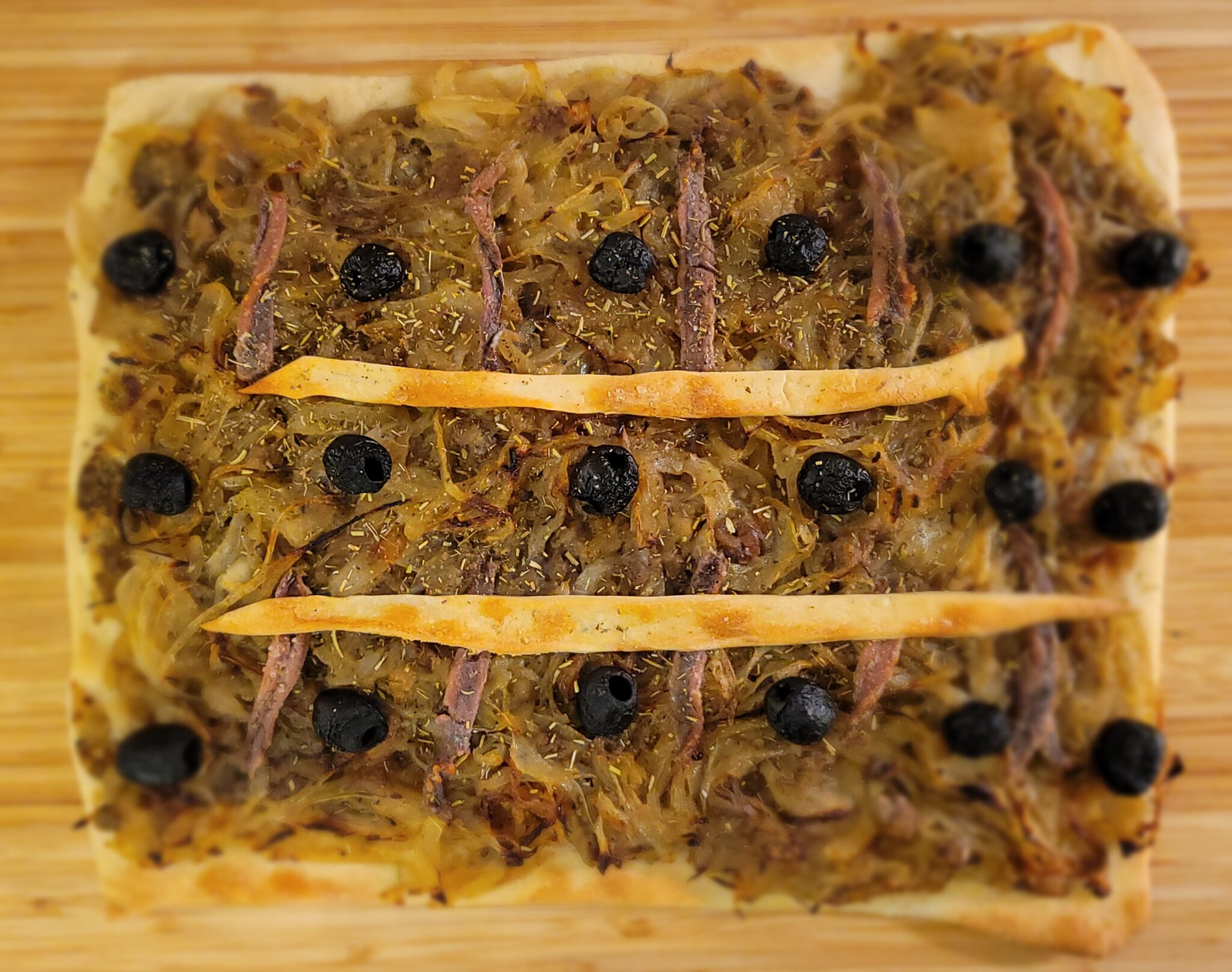 Pissaladière aubergine oignons; Pissaladière | Papilles à l'affût Pissaladière aubergine oignons; Pissaladière | Papilles à l'affût